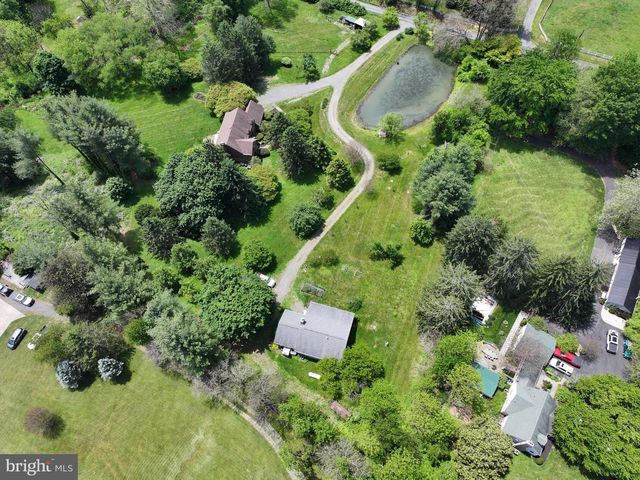 3195 FIERY RUN RD, Linden, VA 22642