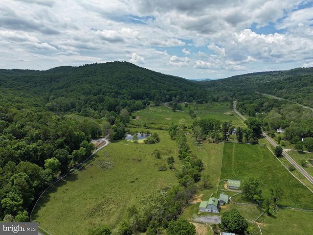 3195 FIERY RUN RD, Linden, VA 22642