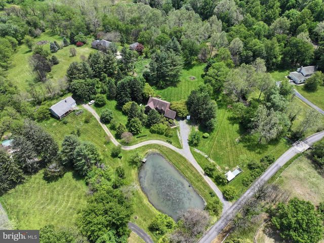 3195 FIERY RUN RD, Linden, VA 22642