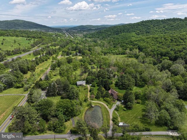 3195 FIERY RUN RD, Linden, VA 22642