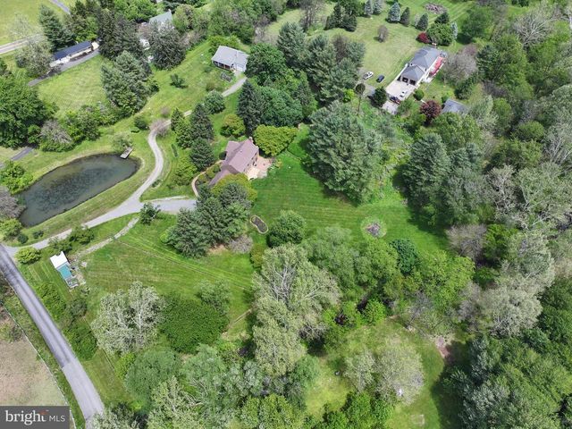 3195 FIERY RUN RD, Linden, VA 22642
