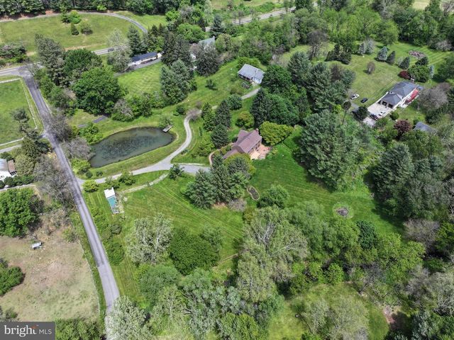 3195 FIERY RUN RD, Linden, VA 22642