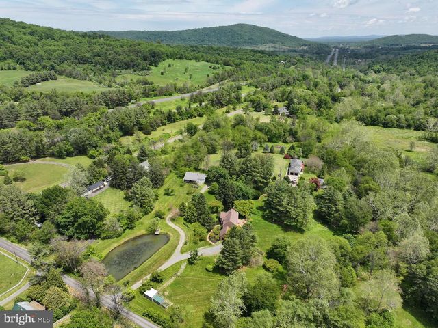 3195 FIERY RUN RD, Linden, VA 22642