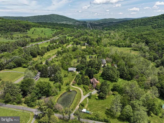 3195 FIERY RUN RD, Linden, VA 22642