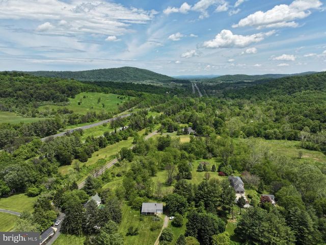 3195 FIERY RUN RD, Linden, VA 22642