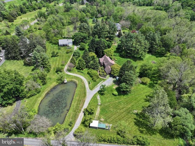 3195 FIERY RUN RD, Linden, VA 22642