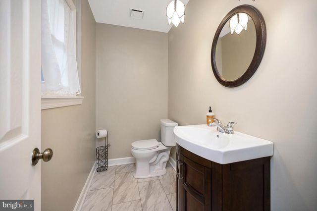 3195 FIERY RUN RD, Linden, VA 22642