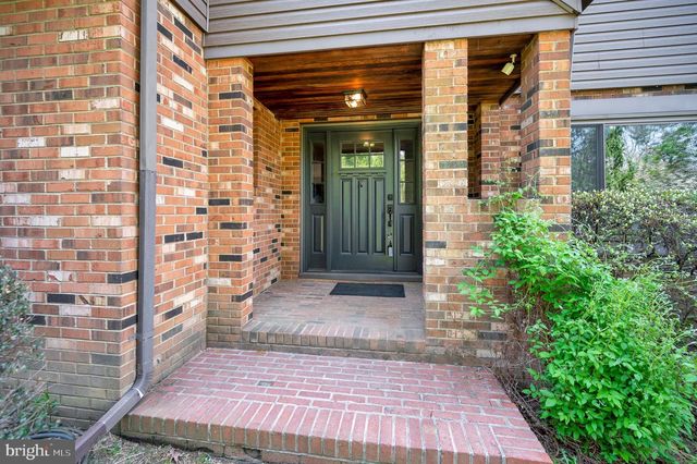 3195 FIERY RUN RD, Linden, VA 22642