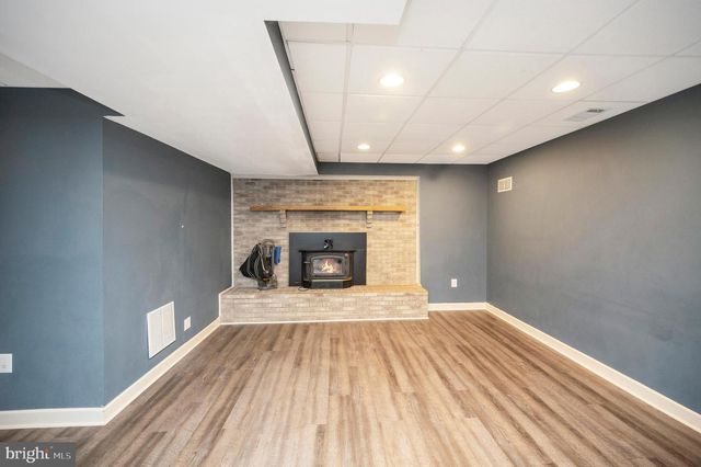 3195 FIERY RUN RD, Linden, VA 22642