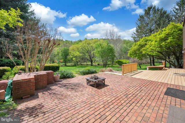 3195 FIERY RUN RD, Linden, VA 22642