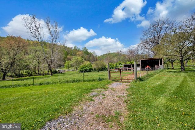 3195 FIERY RUN RD, Linden, VA 22642