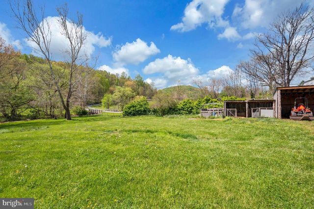 3195 FIERY RUN RD, Linden, VA 22642