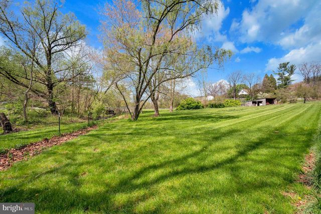 3195 FIERY RUN RD, Linden, VA 22642