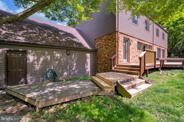 3195 FIERY RUN RD, Linden, VA 22642