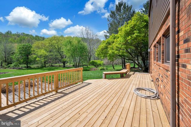 3195 FIERY RUN RD, Linden, VA 22642