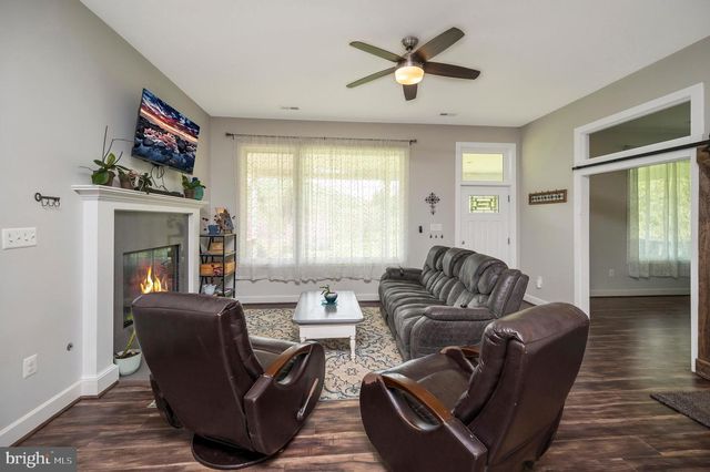 3195 FIERY RUN RD, Linden, VA 22642