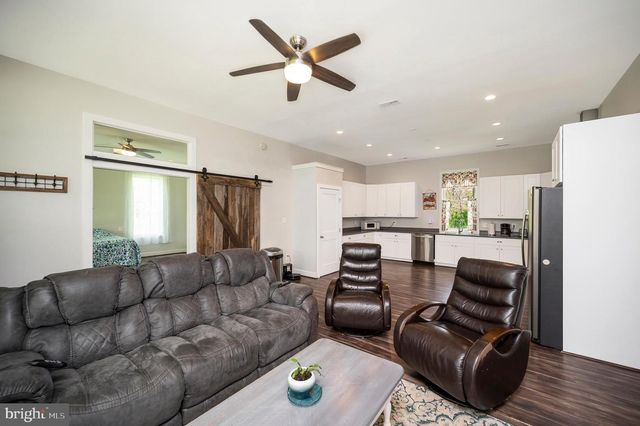3195 FIERY RUN RD, Linden, VA 22642