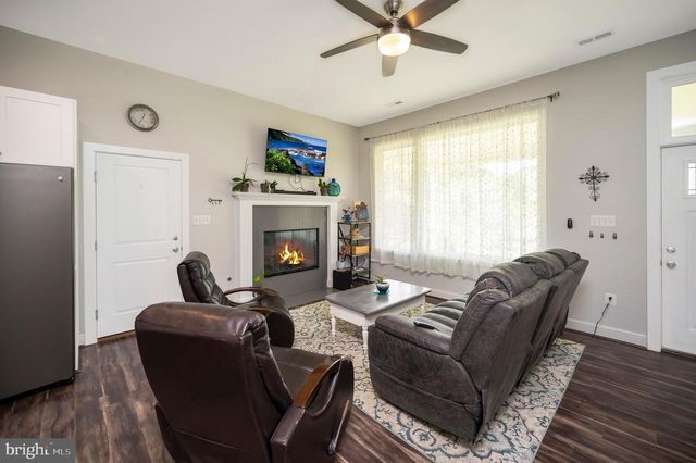 3195 FIERY RUN RD, Linden, VA 22642