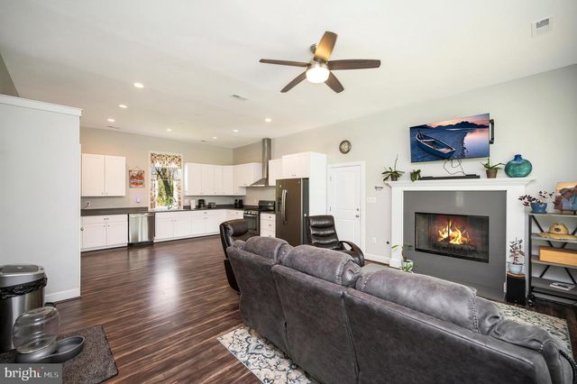 3195 FIERY RUN RD, Linden, VA 22642