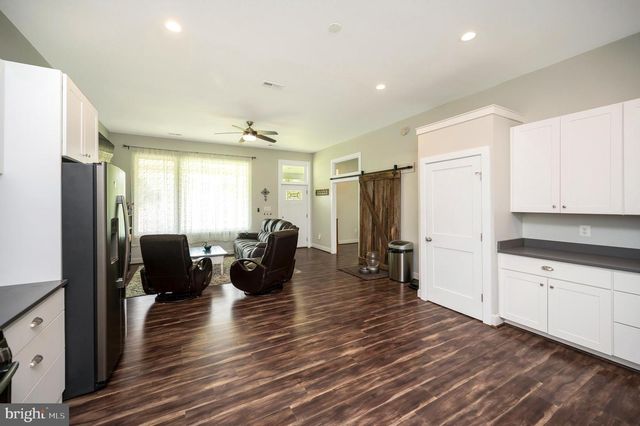 3195 FIERY RUN RD, Linden, VA 22642