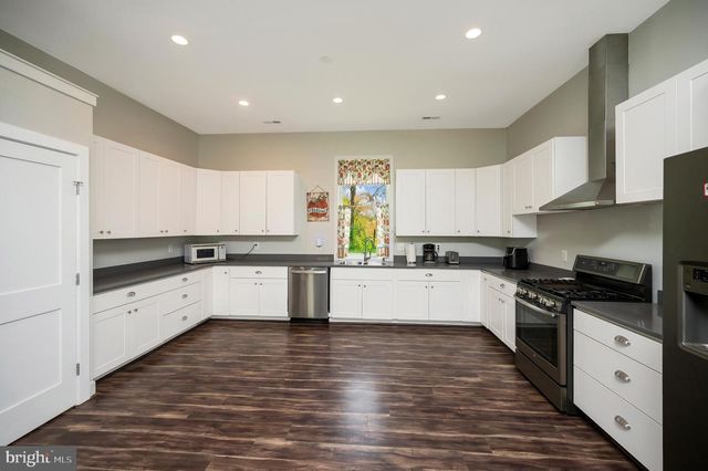 3195 FIERY RUN RD, Linden, VA 22642