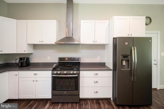 3195 FIERY RUN RD, Linden, VA 22642