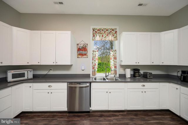 3195 FIERY RUN RD, Linden, VA 22642