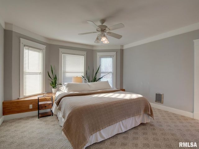 1235 N 8TH Street, Quincy, IL 62301