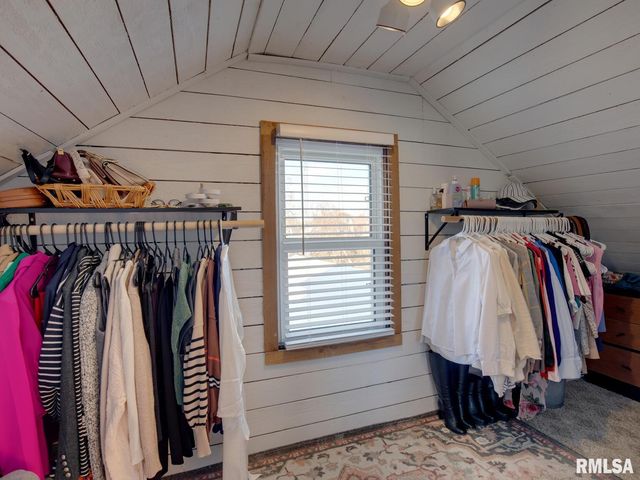 1235 N 8TH Street, Quincy, IL 62301