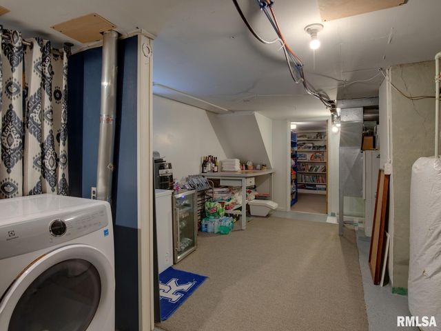 1235 N 8TH Street, Quincy, IL 62301