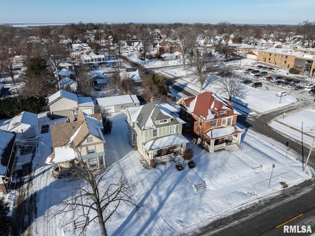 1235 N 8TH Street, Quincy, IL 62301