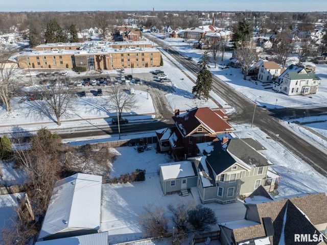 1235 N 8TH Street, Quincy, IL 62301