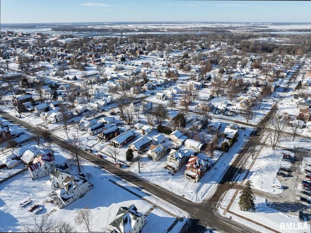 1235 N 8TH Street, Quincy, IL 62301