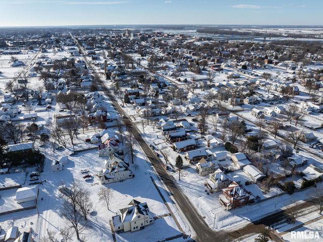 1235 N 8TH Street, Quincy, IL 62301