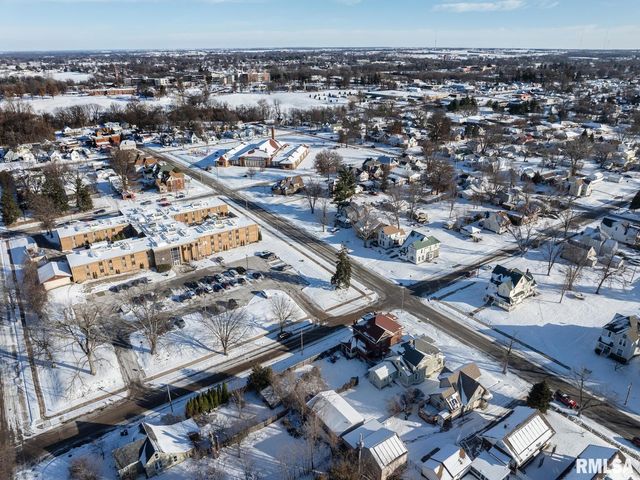 1235 N 8TH Street, Quincy, IL 62301