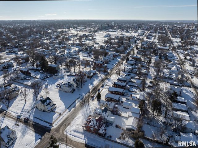 1235 N 8TH Street, Quincy, IL 62301