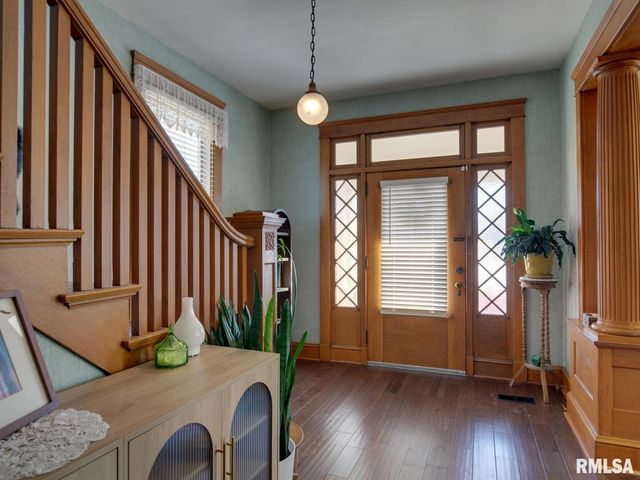 1235 N 8TH Street, Quincy, IL 62301