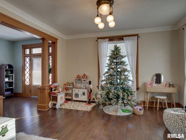 1235 N 8TH Street, Quincy, IL 62301