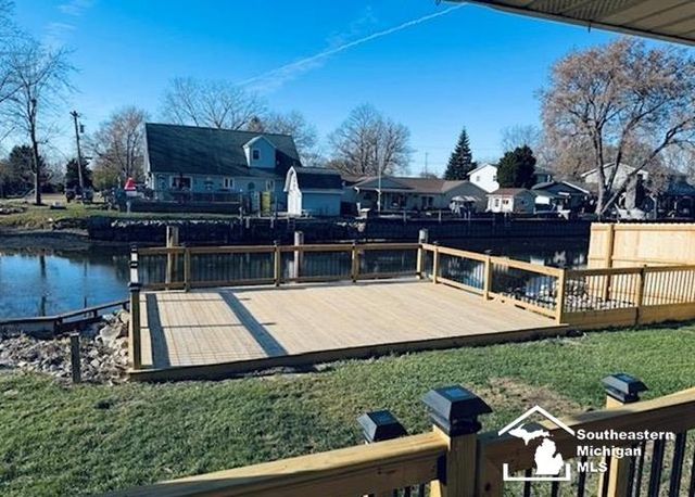 35342 Lake Drive, Brownstown, MI 48173