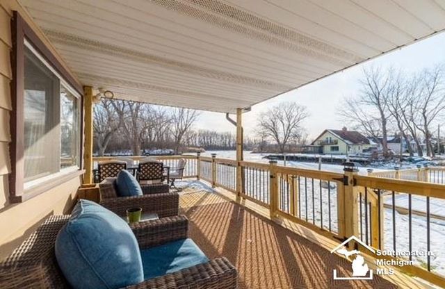 35342 Lake Drive, Brownstown, MI 48173