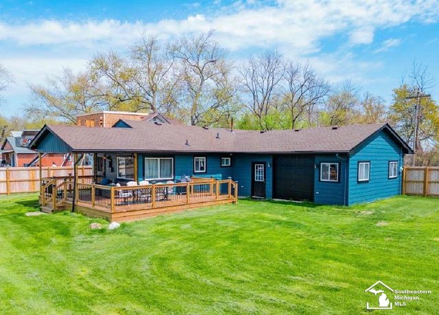 35342 Lake Drive, Brownstown, MI 48173