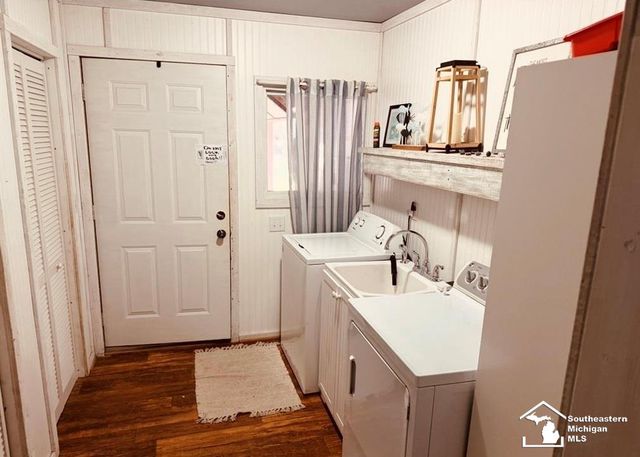 35342 Lake Drive, Brownstown, MI 48173