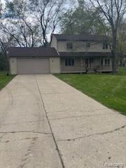 759 Geneva, Waterford Charter Township, MI 48327