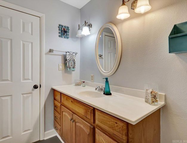 3 Valls Circle, Hot Springs Village, AR 71909