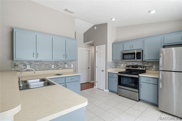 2658 W Fairtree Lane, Citrus Springs, FL 34434