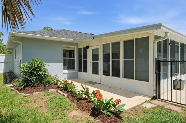2658 W Fairtree Lane, Citrus Springs, FL 34434