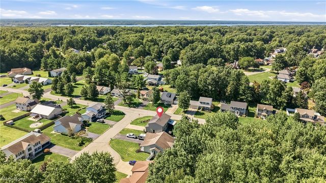 100 Laura Lane, Cortland, OH 44410