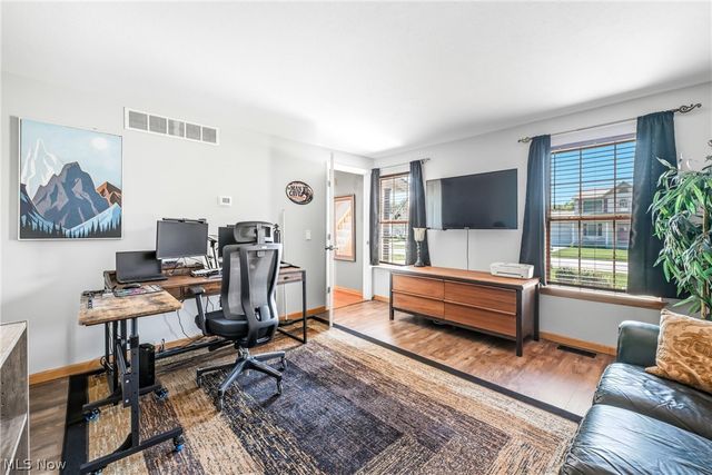 100 Laura Lane, Cortland, OH 44410