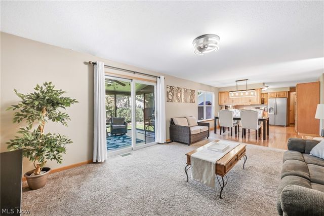 100 Laura Lane, Cortland, OH 44410