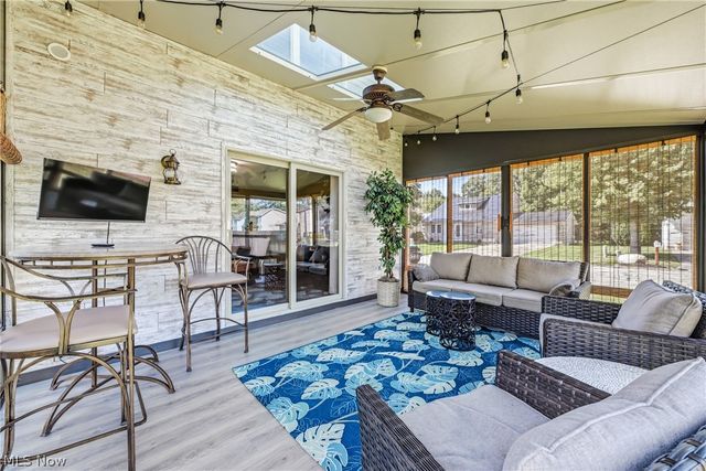 100 Laura Lane, Cortland, OH 44410